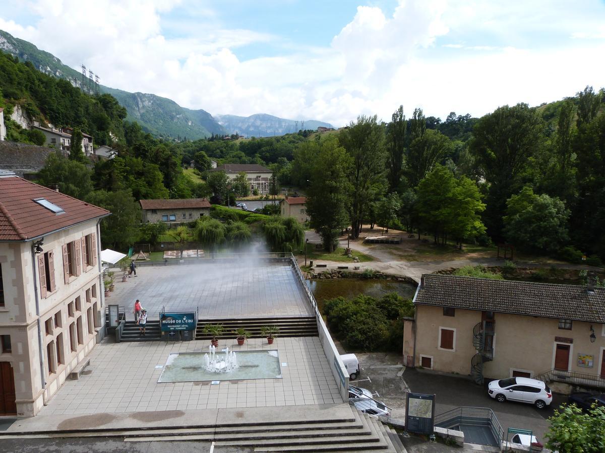 Hotel Du Royans 蓬唐鲁瓦扬 外观 照片